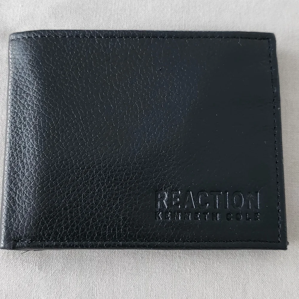 Kenneth Cole Reaction Mens Black Leather Wallet